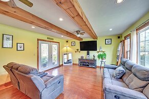 6-acre Family-friendly Getaway in Niles!