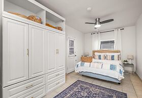 Beachside Apt With Laundry Steps to the Shore