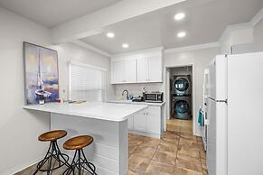Beachside Apt With Laundry Steps to the Shore
