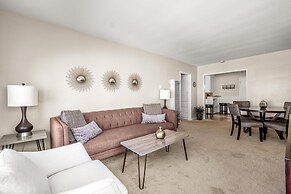 Beachside Apt With Laundry AC Patio