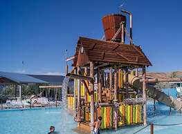 New Cozy 1BR Apt With Gym Sauna Heated Pool Access
