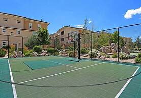 New Cozy 1BR Apt With Gym Sauna Heated Pool Access