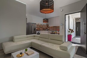 Luxury Olea Valley Apartment - Nikiti Poolside Gem