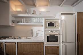 Mint Villa by Checkin