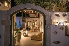 Mint Villa by Checkin