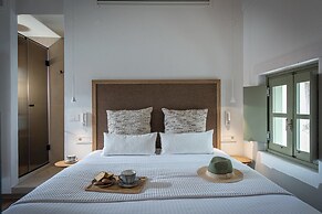 Mint Villa by Checkin