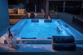 Mint Villa by Checkin