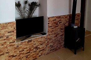 Casita-5guests-pool-patio-bbq-parking-fireplace