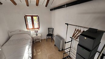 Casita-5guests-pool-patio-bbq-parking-fireplace