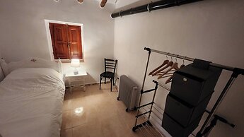 Casita-5guests-pool-patio-bbq-parking-fireplace