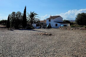 Casita-5guests-pool-patio-bbq-parking-fireplace