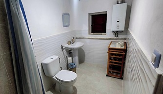 Casita-5guests-pool-patio-bbq-parking-fireplace