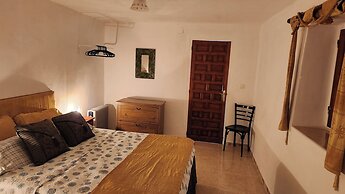 Casita-5guests-pool-patio-bbq-parking-fireplace