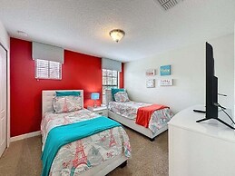 Spacious 5 Bed South Facing Pool & Spa & Game Room 5 Bedroom Villa