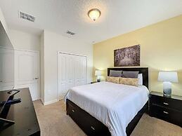 Spacious 5 Bed South Facing Pool & Spa & Game Room 5 Bedroom Villa