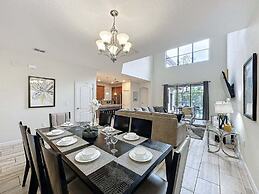 Spacious 5 Bed South Facing Pool & Spa & Game Room 5 Bedroom Villa