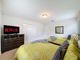 Spacious 5 Bed South Facing Pool & Spa & Game Room 5 Bedroom Villa