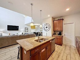 Spacious 5 Bed South Facing Pool & Spa & Game Room 5 Bedroom Villa