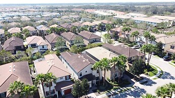 Spacious 5 Bed South Facing Pool & Spa & Game Room 5 Bedroom Villa