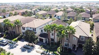 Spacious 5 Bed South Facing Pool & Spa & Game Room 5 Bedroom Villa