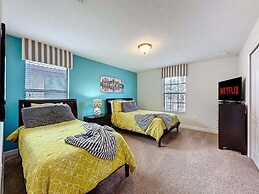 Spacious 5 Bed South Facing Pool & Spa & Game Room 5 Bedroom Villa