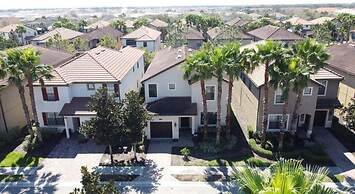 Spacious 5 Bed South Facing Pool & Spa & Game Room 5 Bedroom Villa