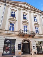 Luxury Senate Apartment