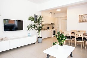 Sweet Sissi by Checkin