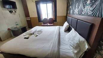 DhamStay Hotel Sai Sandpiper Near Beach