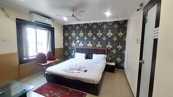 DhamStay Hotel Sai Sandpiper Near Beach