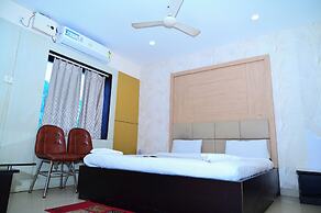 DhamStay Hotel Sai Sandpiper Near Beach