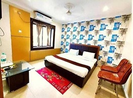 DhamStay Hotel Sai Sandpiper Near Beach