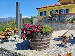 JOIVY Villa Guanna Charming Flat Garden