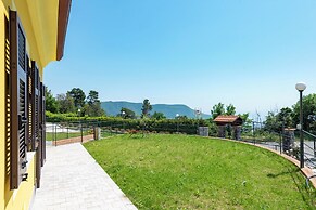 JOIVY Villa Guanna Charming Flat Garden