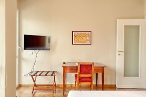 JOIVY Elegant flat in Corso Buenos Aires