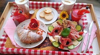 NOTTE ROSA SUITES & RELAX