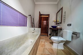 Riverside Boutique Resort & Spa