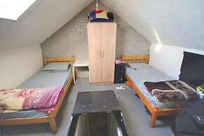 Spacious Four-bedroom House With Garden in Wembley