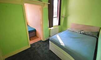 Spacious Four-bedroom House With Garden in Wembley