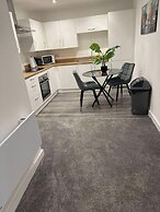 Bright & Cozy Hull Stay