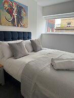 Bright & Cozy Hull Stay