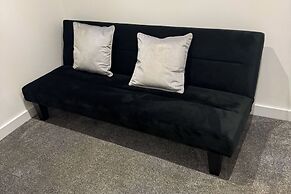 Bright & Cozy Hull Stay