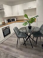 Bright & Cozy Hull Stay