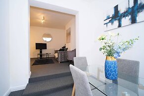 4 Bed House Sleeps 7-free Parking- Contractors