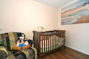 Beautiful 5 Bedroom Home With Large South-facing Pool