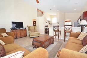 Beautiful 5 Bedroom Home With Large South-facing Pool