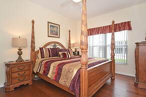 Beautiful 5 Bedroom Home With Large South-facing Pool