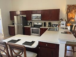 Beautiful 5 Bedroom Home With Large South-facing Pool