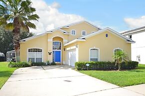 Beautiful 5 Bedroom Home With Large South-facing Pool