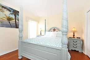 Beautiful 5 Bedroom Home With Large South-facing Pool